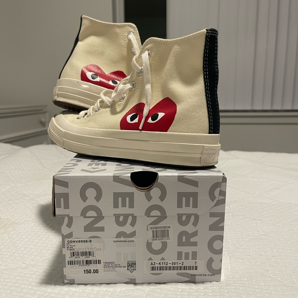 Converse - Picture 2 of 3